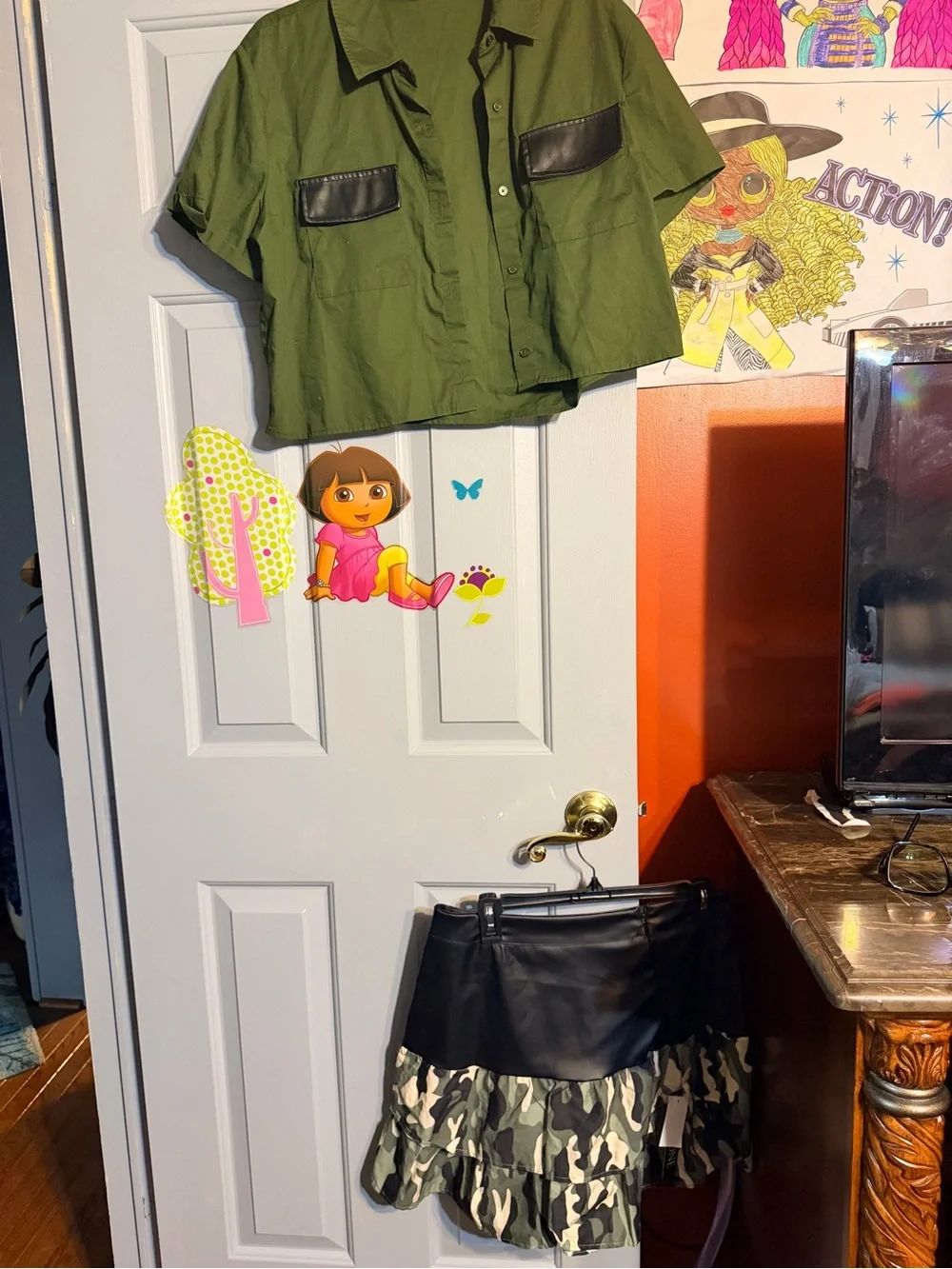 Girls' Olive Green Short Sleeve Button-Down Shirt with Black Pocket Trim